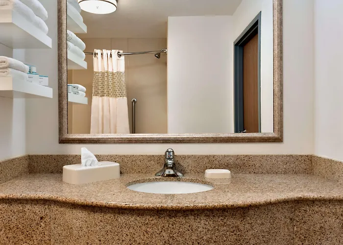 Hampton Gillette